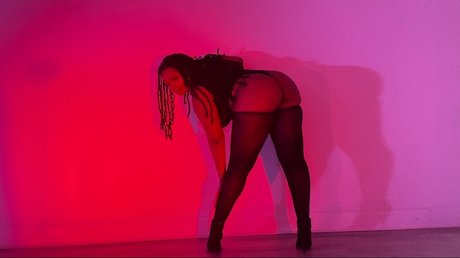 Naakte gelekte OnlyFans-foto van Hott Hippie 7