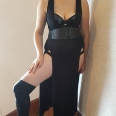 Naakte gelekte OnlyFans-foto van Mistress Leigh