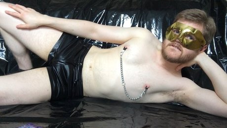 Naakte gelekte OnlyFans-foto van Mister Mask