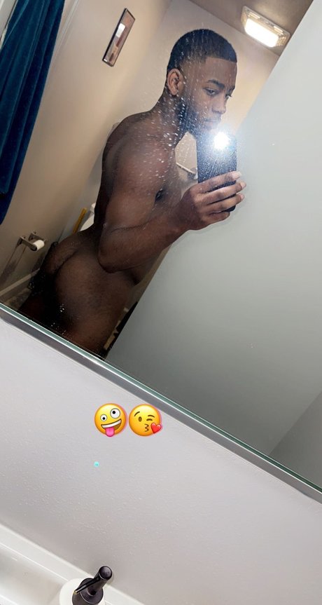Naakte gelekte OnlyFans-foto van Jay618