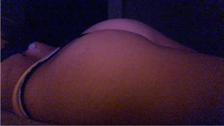 Naakte gelekte OnlyFans-foto van Fairy Doll