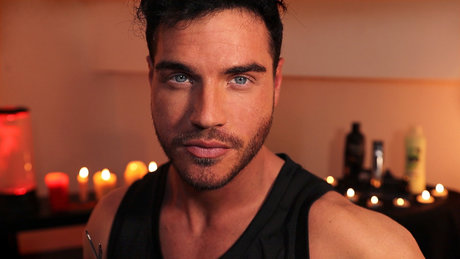 Naakte gelekte OnlyFans-foto van James Matthew Denton