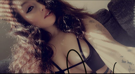 Naakte gelekte OnlyFans-foto van Dilo Ki Rani