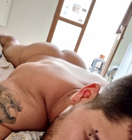 Naakte gelekte OnlyFans-foto van Hektox