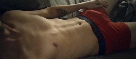Naakte gelekte OnlyFans-foto van Mr Black Owl