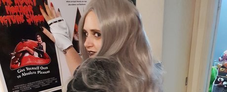 Naakte gelekte OnlyFans-foto van Mortica Morbid