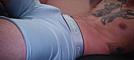 Naakte gelekte OnlyFans-foto van Olympusboy 