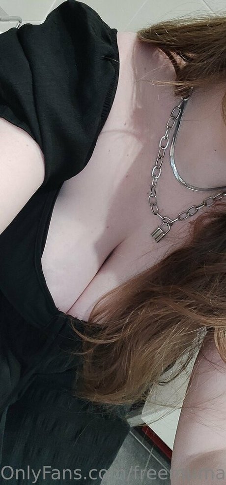Naakte gelekte OnlyFans-foto van Freemumacosplay