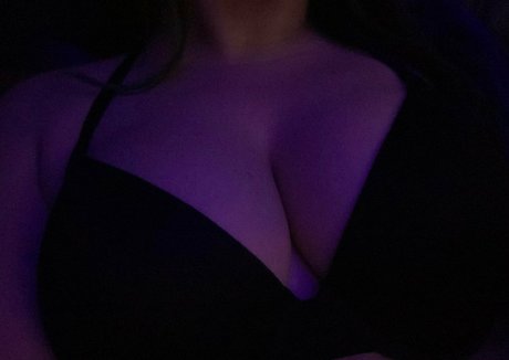 Naakte gelekte OnlyFans-foto van Ghostebabe