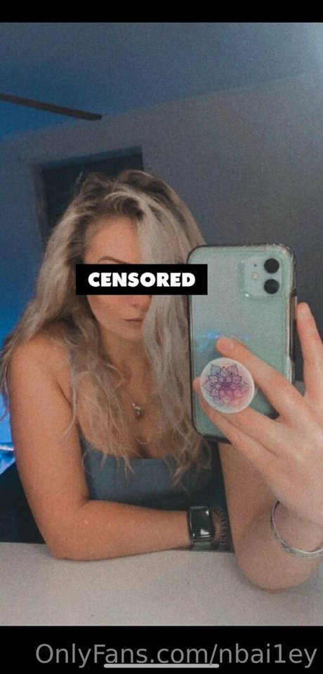 Naakte gelekte OnlyFans-foto van Nbai1ey
