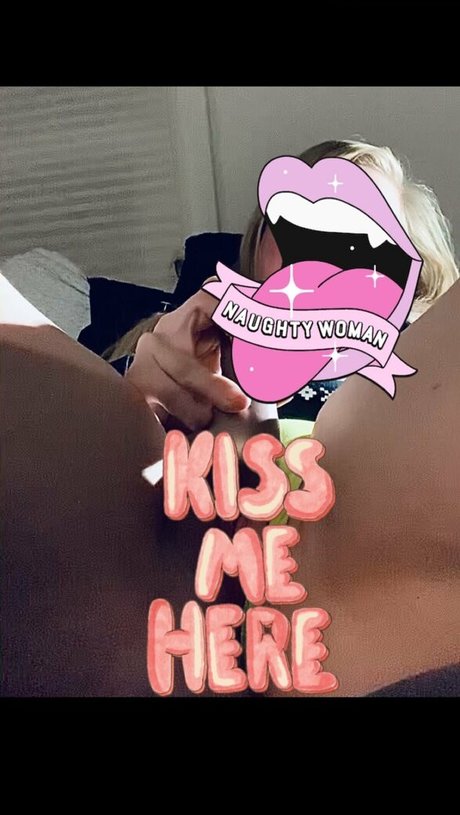 Naakte gelekte OnlyFans-foto van Harlowquinnfree