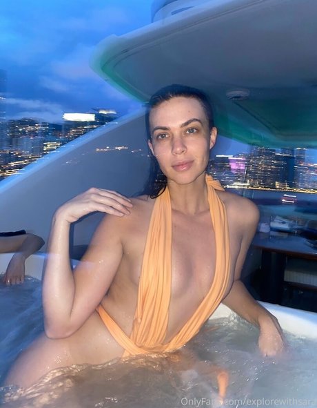 Naakte gelekte OnlyFans-foto van Withlovesaraxo