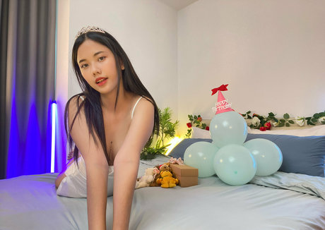 Naakte gelekte OnlyFans-foto van Sandydao