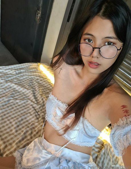 Naakte gelekte OnlyFans-foto van Sandydao
