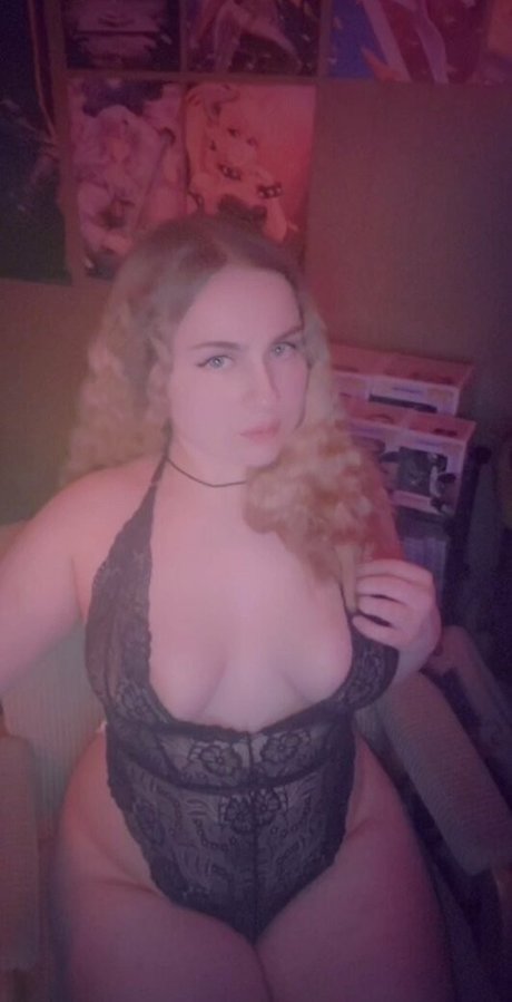 Naakte gelekte OnlyFans-foto van Itsambeh