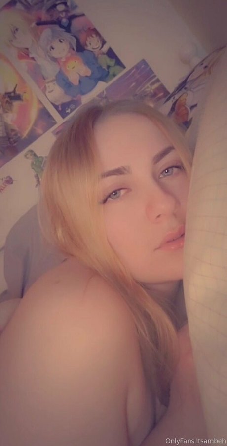 Naakte gelekte OnlyFans-foto van Itsambeh