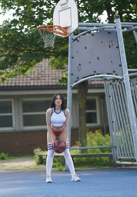 Naakte gelekte OnlyFans-foto van Tiednpied