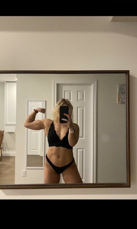 Naakte gelekte OnlyFans-foto van Vickievix