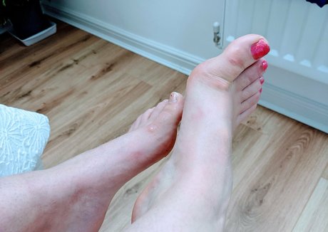 Naakte gelekte OnlyFans-foto van Ragemaidenfree