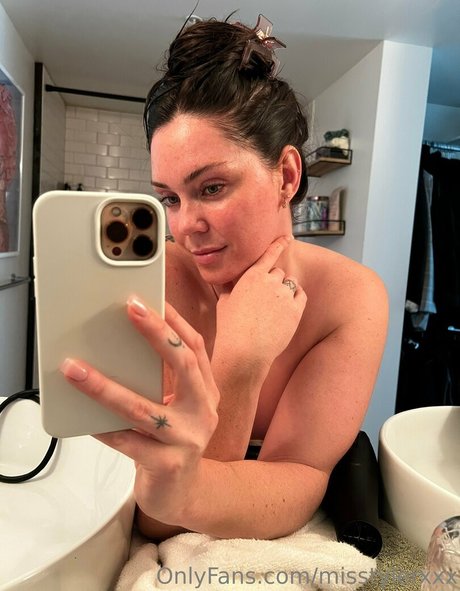 Naakte gelekte OnlyFans-foto van Misstylerxxx