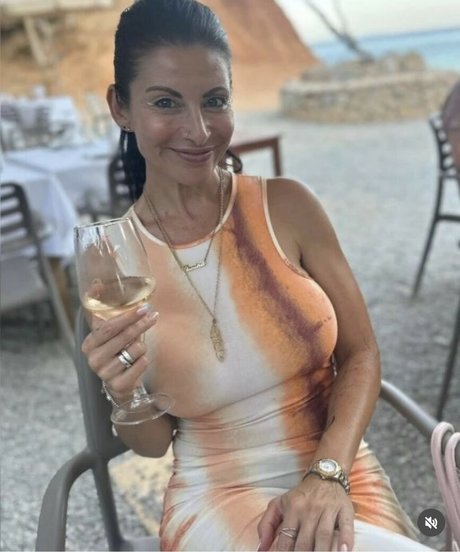 Naakte gelekte OnlyFans-foto van Janina Tregambe