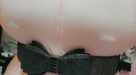 Naakte gelekte OnlyFans-foto van Xxxglowyxxx