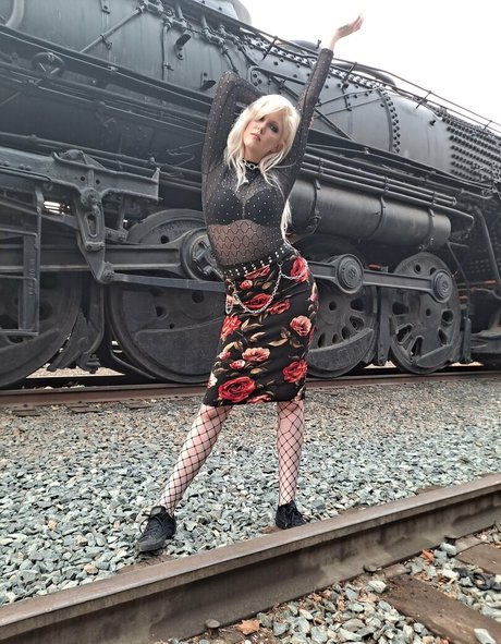 Naakte gelekte OnlyFans-foto van Airbornesangels