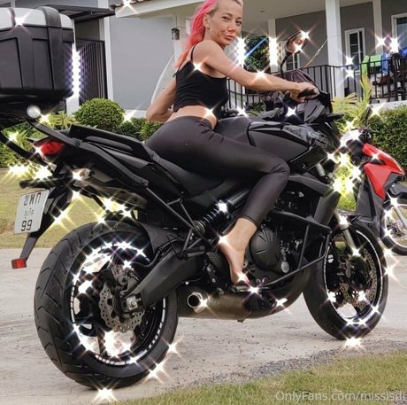 Naakte gelekte OnlyFans-foto van Mommydivip