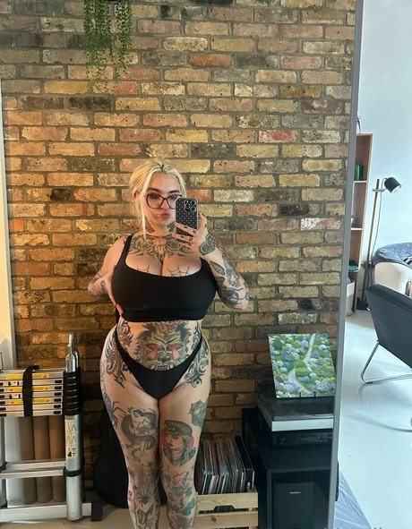 Naakte gelekte OnlyFans-foto van Stupiderandhotter