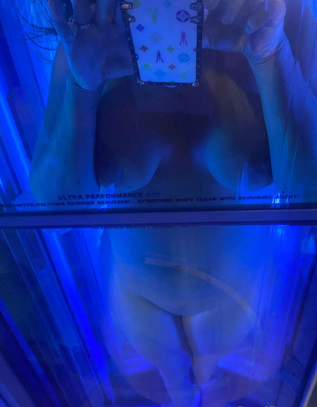 Naakte gelekte OnlyFans-foto van Roxirenay