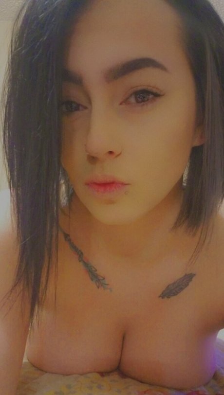 Naakte gelekte OnlyFans-foto van Kookiesnmilf