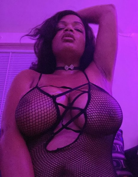 Naakte gelekte OnlyFans-foto van Freelearalove