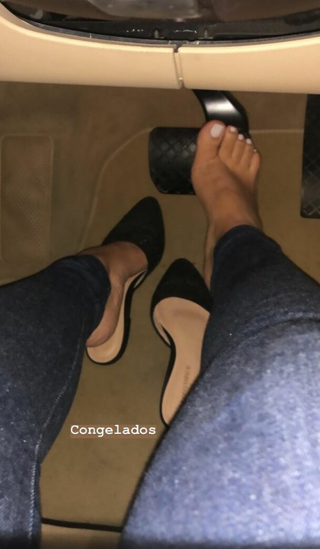 Naakte gelekte OnlyFans-foto van Anna Leicam