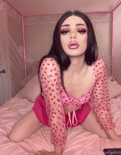 Naakte gelekte OnlyFans-foto van Tsangellica