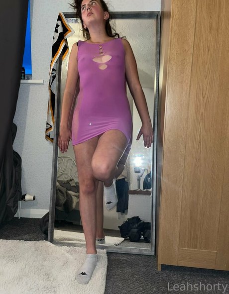 Naakte gelekte OnlyFans-foto van Leahshorty