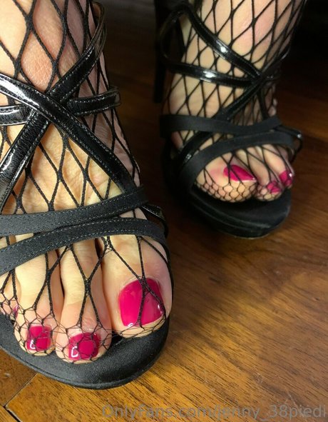 Naakte gelekte OnlyFans-foto van Jenny38piedi