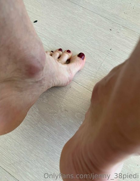 Naakte gelekte OnlyFans-foto van Jenny38piedi