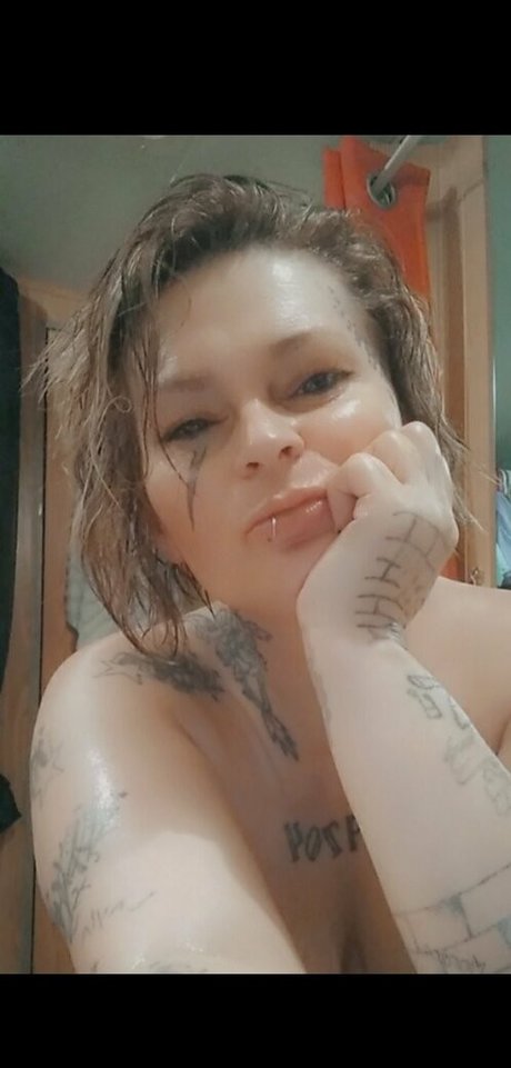 Naakte gelekte OnlyFans-foto van Lluvely