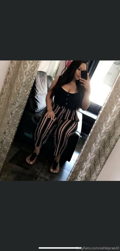 Naakte gelekte OnlyFans-foto van Ashleyrae20