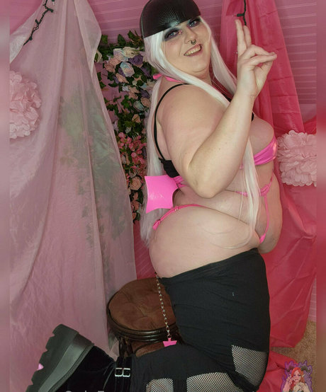 Curvymonstergirlfree