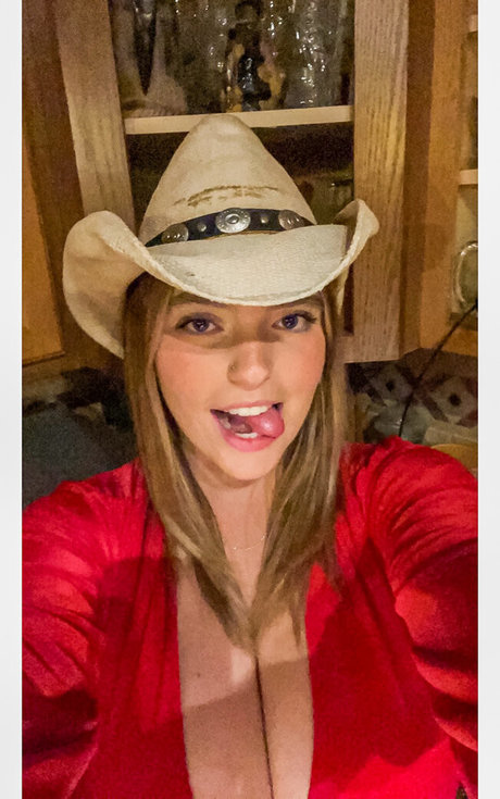 Naakte gelekte OnlyFans-foto van Sierra Bellingar