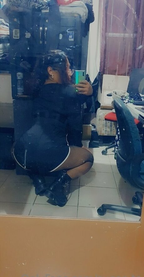Naakte gelekte OnlyFans-foto van Sugarts