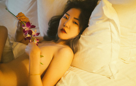 Naakte gelekte OnlyFans-foto van Kimchoo