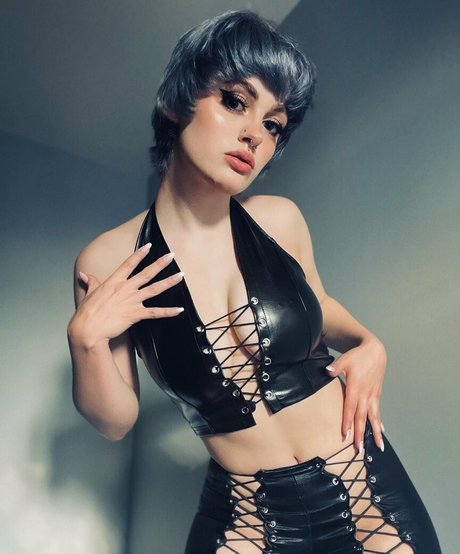 Naakte gelekte OnlyFans-foto van Kyranekko