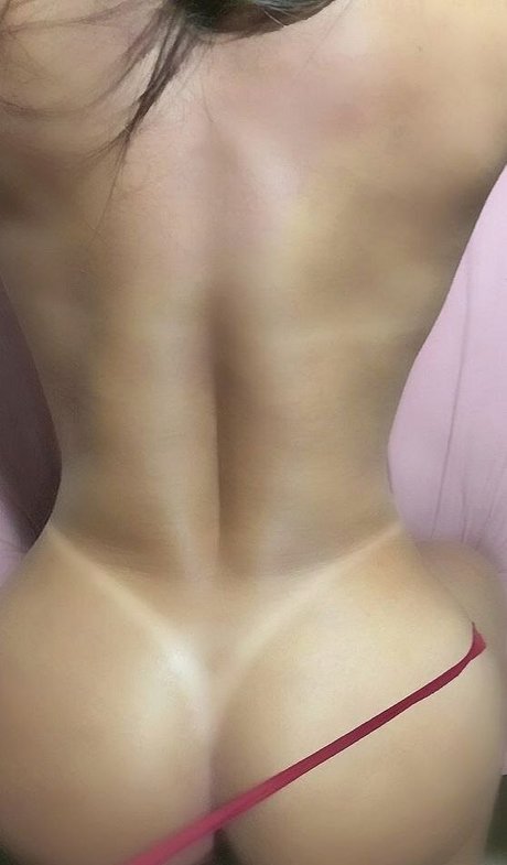 Naakte gelekte OnlyFans-foto van Jessica Oliveira