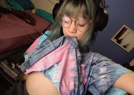 Naakte gelekte OnlyFans-foto van Onlinesuccubus