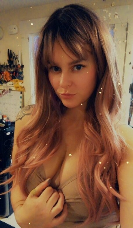 Naakte gelekte OnlyFans-foto van Caliluve