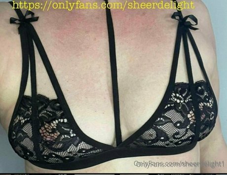 Naakte gelekte OnlyFans-foto van Sheerdelight1