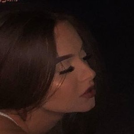Naakte gelekte OnlyFans-foto van Kladuscanke