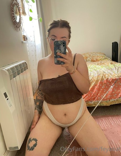 Naakte gelekte OnlyFans-foto van Cutiefeya